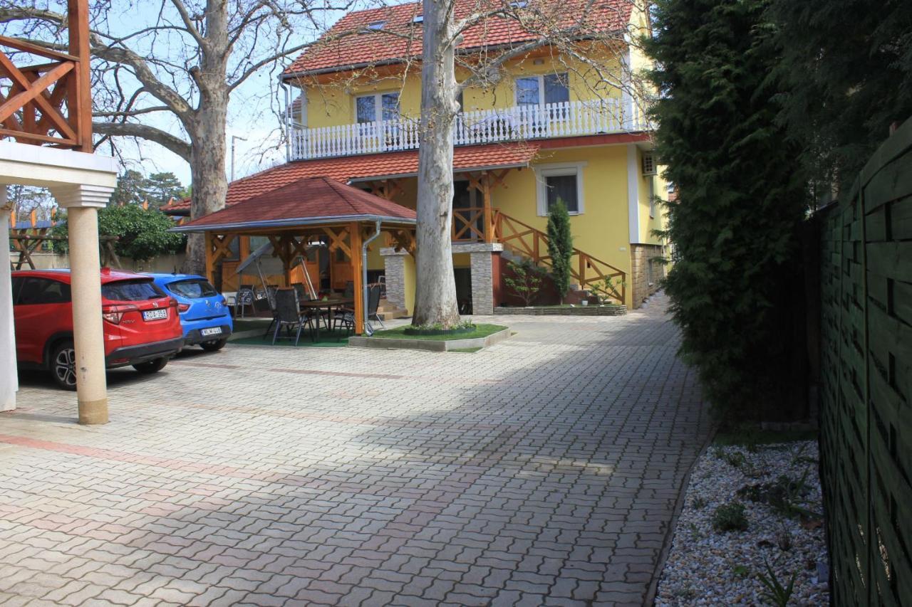Szanto Villa ヘーヴィーズ エクステリア 写真